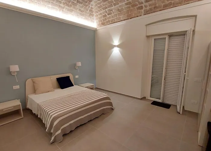 Victoria Royal Apartments & Rooms